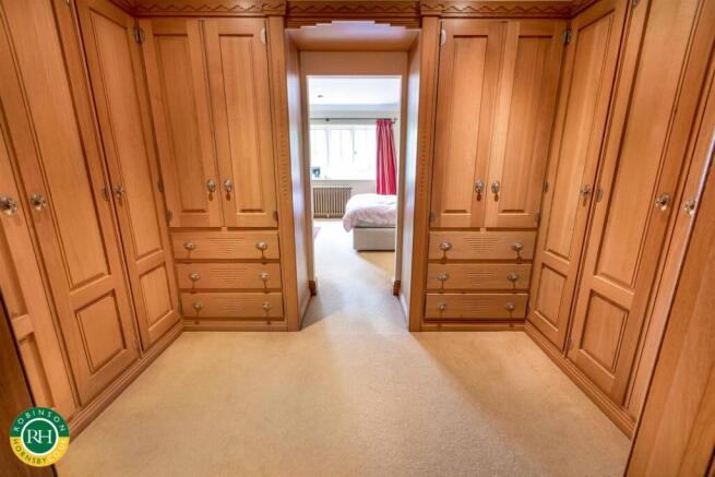 6 bed Detached for sale Image 8