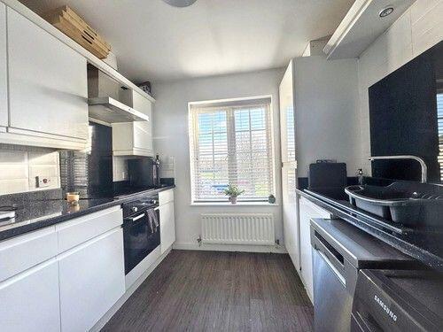 2 bed Apartment for sale Image 5