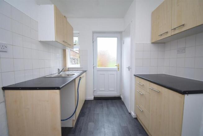 2 bed Terraced to rent Image 9
