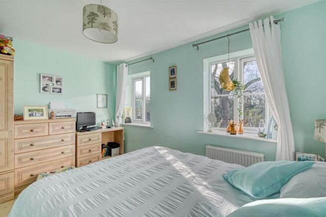 75 Rastrick Close-09.jpg