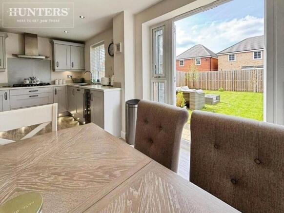 4 bed Detached for sale Image 8