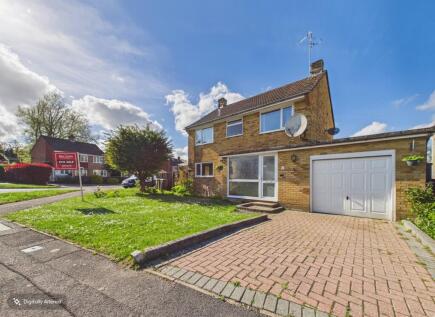 Poynings Crescent, Basingstoke, RG21