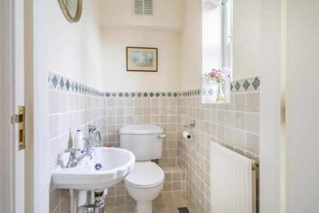 3 bed Town House for sale Image 9