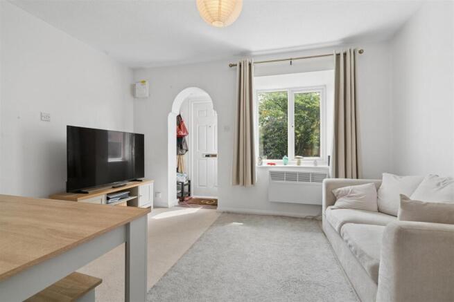 24 Sutherland Drive SW19 reception 1.jpg