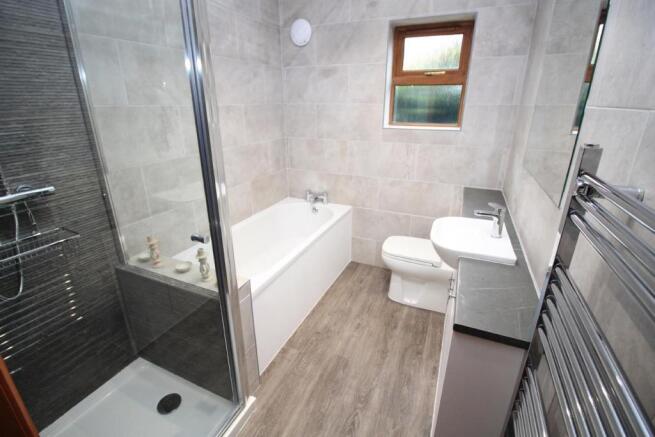 BATHROOM/ W.C.