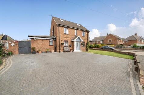 Hall Crescent, Aveley, South Ockendon, Essex, RM15
