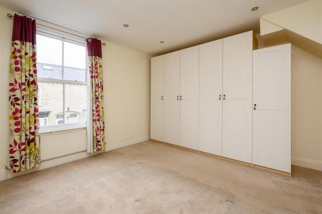 3 bed Terraced for sale Image 6