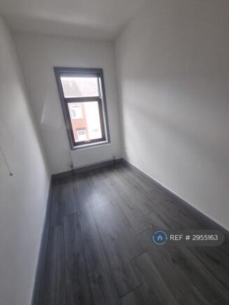 3 bed Terraced to rent Image 12