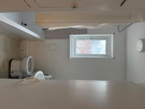 4 bed Detached to rent Image 8