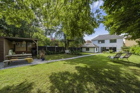 Highfield Gardens, Aldershot, GU11