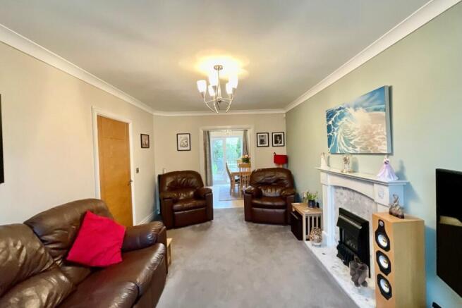 4 bed Detached for sale Image 4