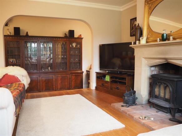 Lounge With Study Area 441