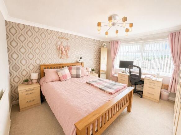3 bed Semi-Detached for sale Image 6