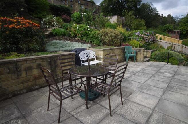 PATIO/SEATING AREAS