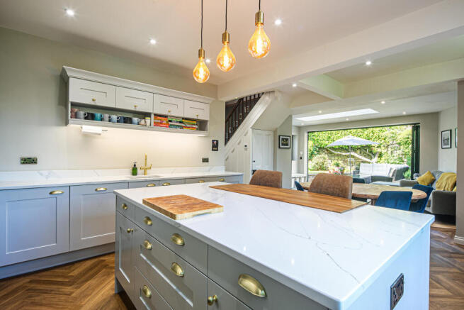4 bed Semi-Detached for sale Image 5