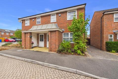 Honington Mews, Farnborough, Hampshire, GU14