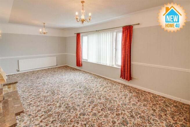 LIVING ROOM:
