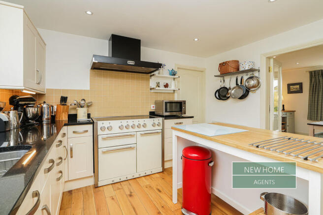 4 bed Detached for sale Image 7
