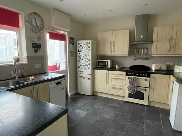 Kitchen.,.jpg