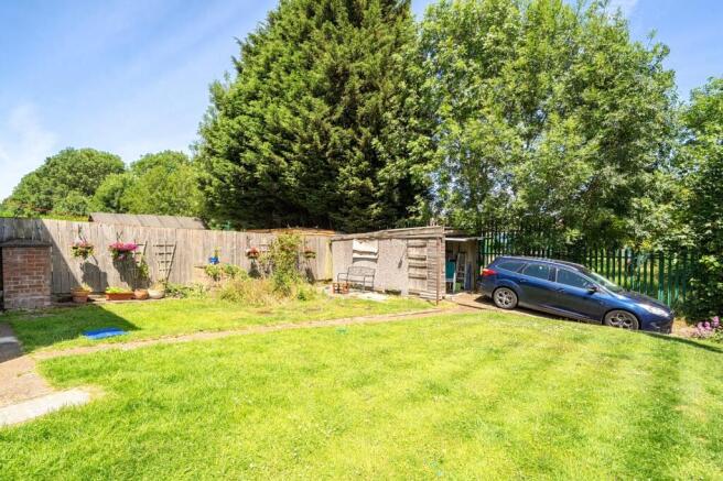 Garden & Parking