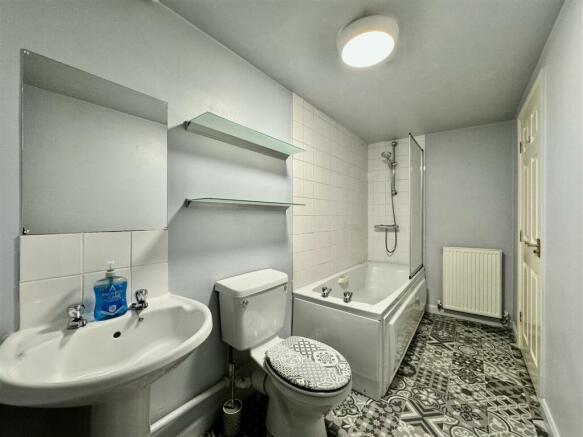 Photo 16