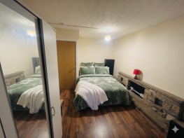 21, Ronald Street, London E1 0DT