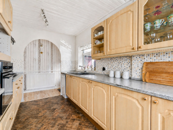 3 bed Bungalow for sale Image 10