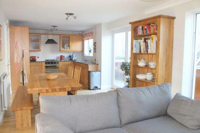Kitchen/Dining...