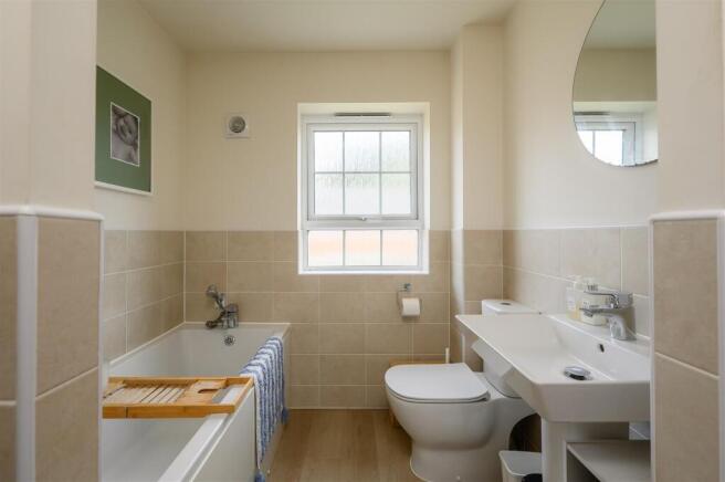 4 bed Detached for sale Image 11