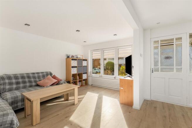 42 Morris Drive, Banbury-10.jpg