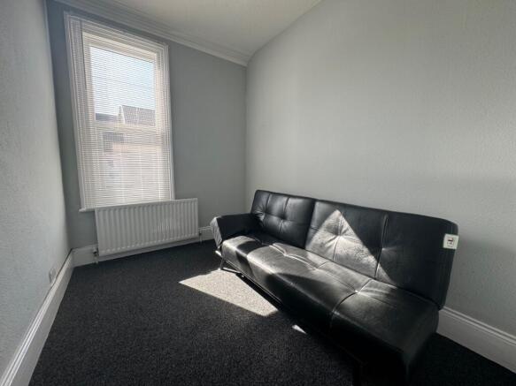 7 bed House Share to rent Image 5