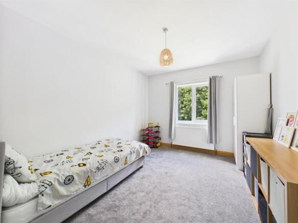 4 bed Semi-Detached for sale Image 8