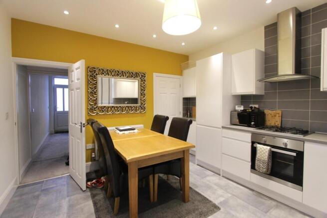 2. Kitchen .JPG