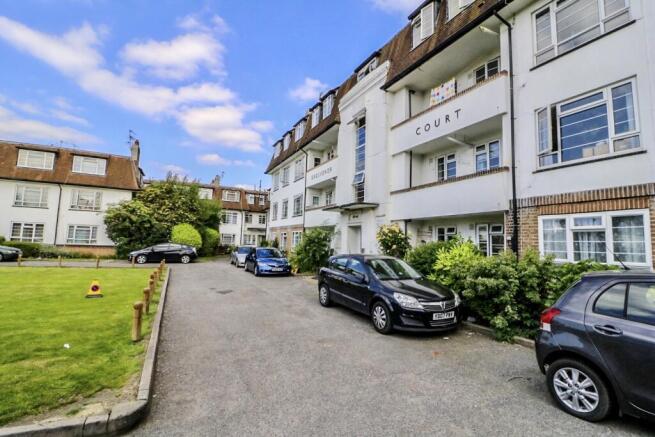 Spacious 1 bedroom flat to let in Morden