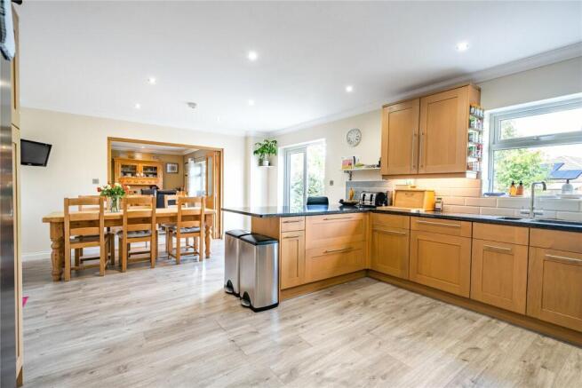 Kitchen/Breakfast Rm
