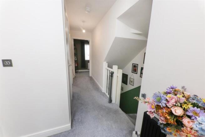 4 bed Town House for sale Image 9