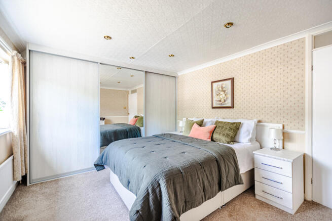 4 bed Detached for sale Image 11