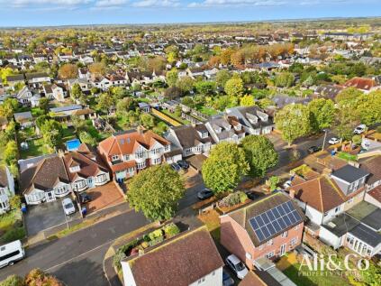 Connaught Avenue, Grays