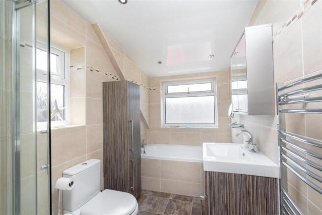 3 bed Semi-Detached for sale Image 12