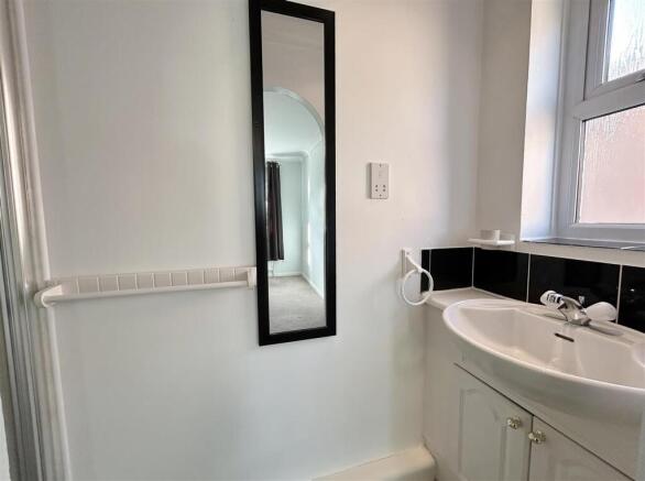 Master Bedroom En-suite