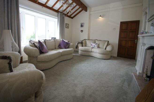 4 bed Detached for sale Image 6
