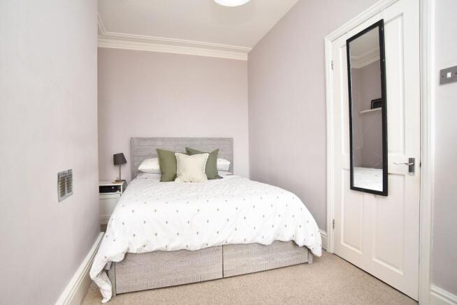 2 bed Flat to rent Image 10