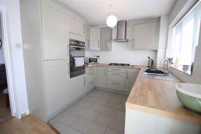 Modern dining kitchen