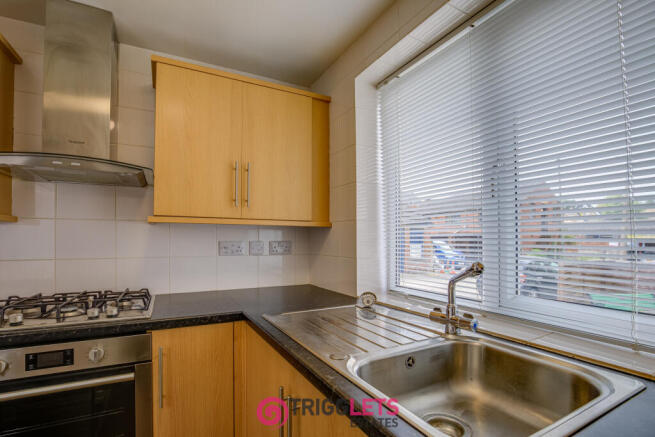 2 bed Terraced to rent Image 10