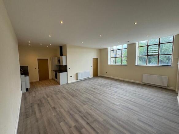 1 bed Apartment to rent Image 5
