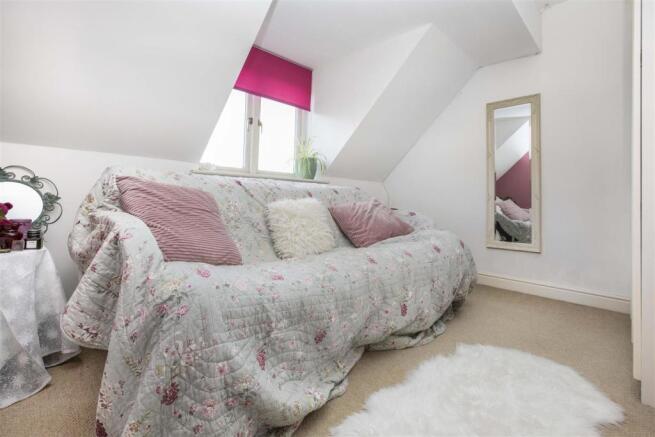 16 Bedroom 4.jpg
