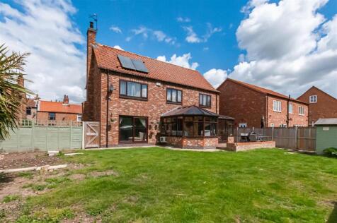 North Street, Barmby on the Marsh