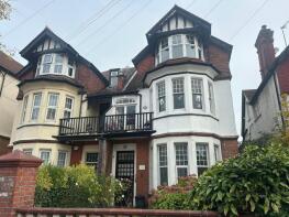 Flat 3, 28, Palmerston Road, Westcliff-on-sea SS0 7TB