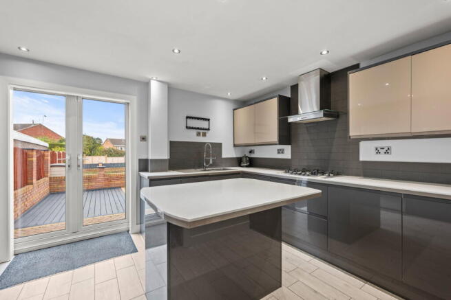 3 bed Detached for sale Image 6