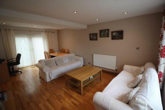 Lounge/ Dining...